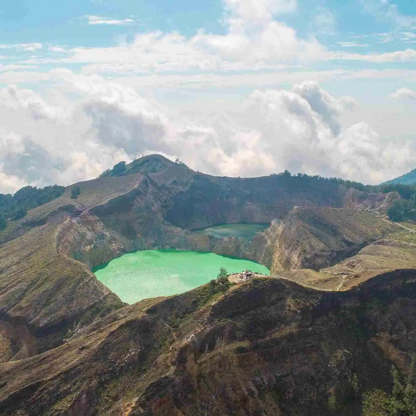 Kelimutu in style: luxury routes, sunrise and practical tips