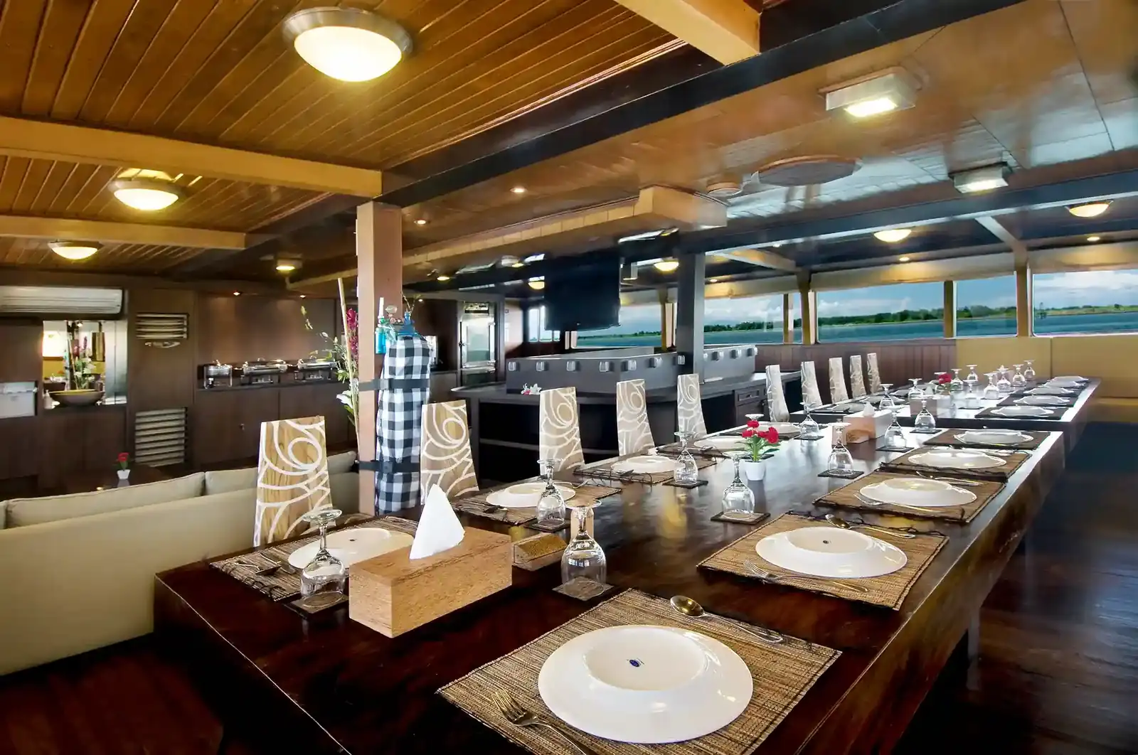 Culinary Innovations at Flores’ Luxury Restaurants in 2027