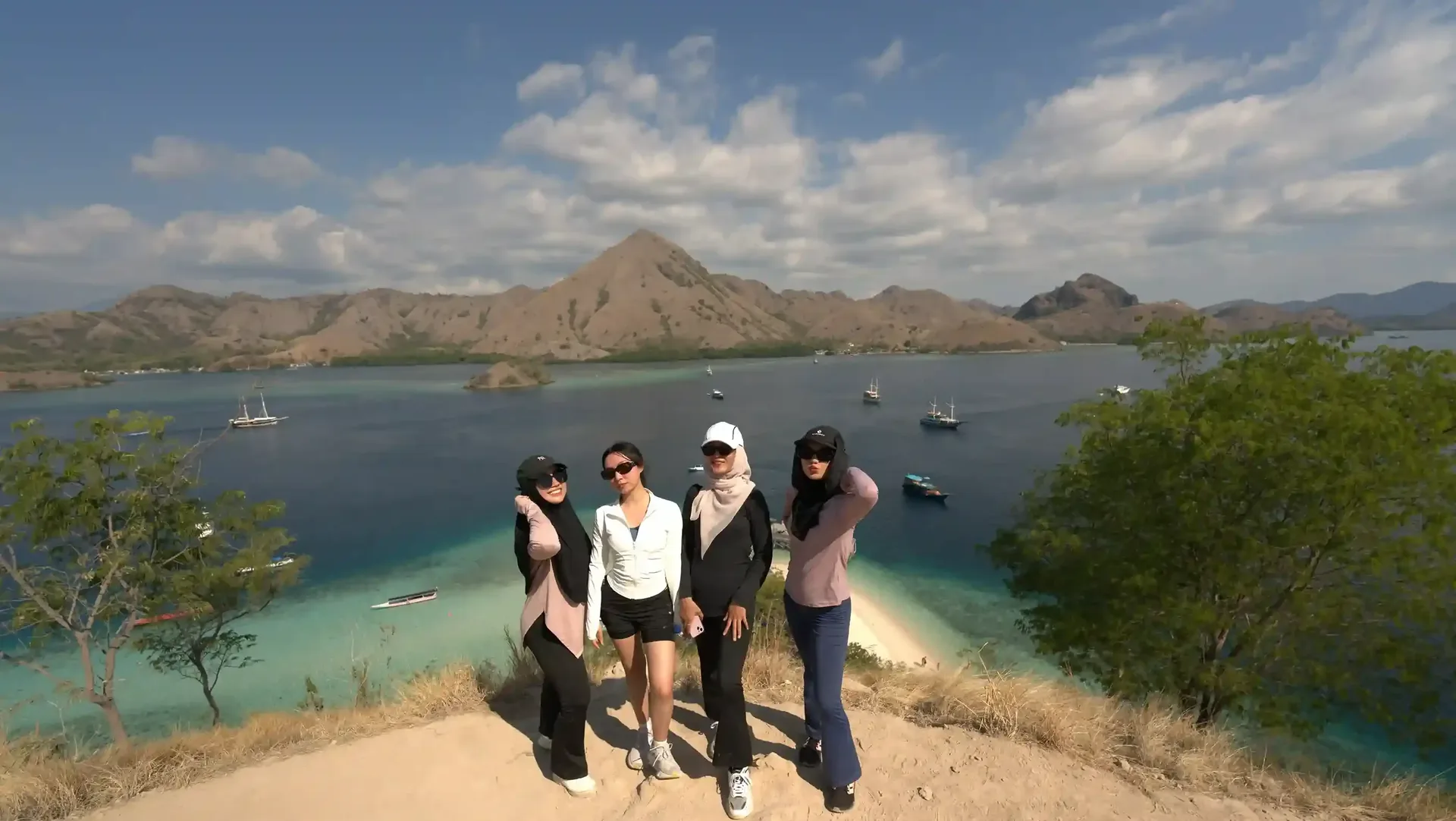 Group charters and friends’ trips: choosing the right boat size